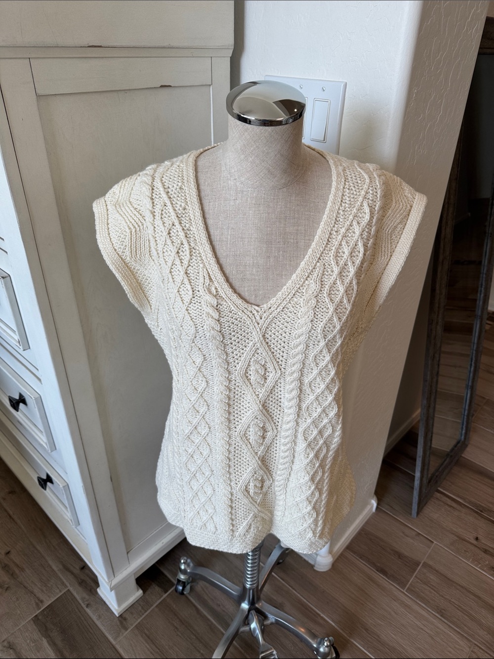 Aran Woollen Mills L merino wool sweater vest
